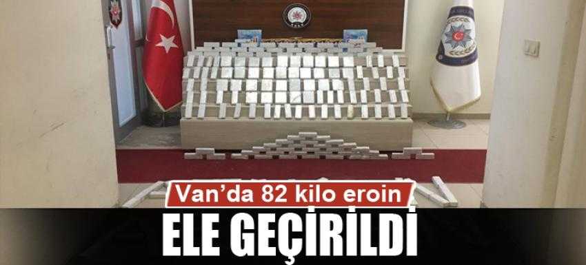 Zeyna ve Zeus’un katıldığı operasyonda 82 kilo eroin ele geçirildi