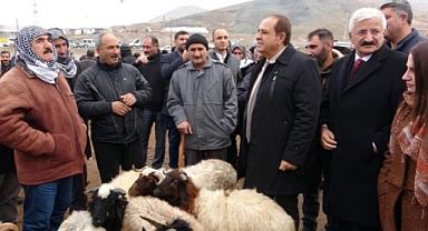 Başkan Kandaşoğlu’ndan canlı hayvan borsası müjdesi
