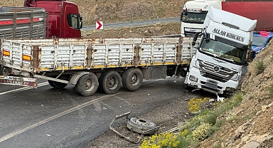 Van’da 2 tır kafa kafaya çarpıştı: 2 kişi yaralandı!