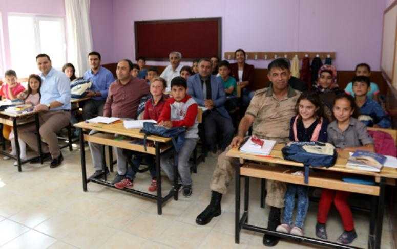 Kaymakam Öztürk’ten, okul ziyareti…