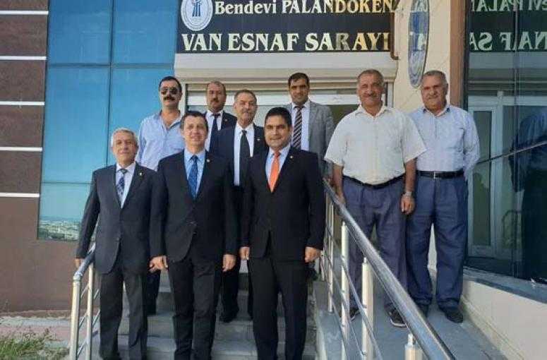 Van sevdalısı CHP'li Korukçu CHP’nin Van Raporu, Kılıçdaroğlu’na sunuldu.