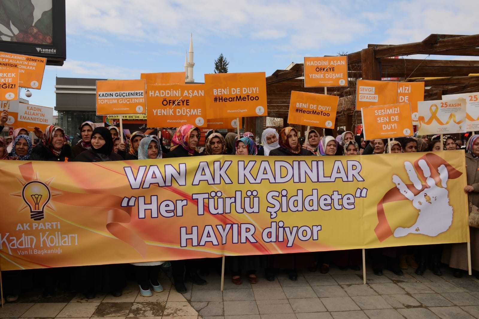 AK PARTİ VAN’DA KADINA ŞİDDETE “HAYIR” DEDİ