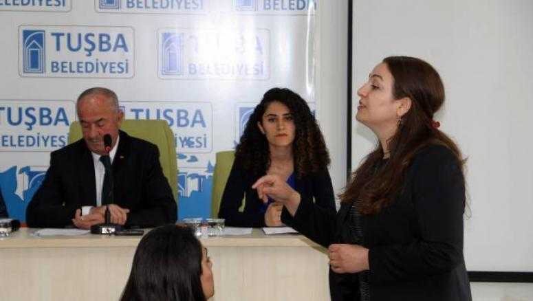 Tuşba'nın ilk meclis toplantısı: Bize silgi çalmamayı tembihledin ama mazbatamı çaldın