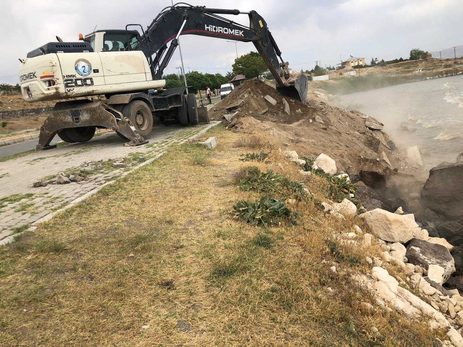 Erciş'te Sahil Yolu 2. Etap Yürüyüş Yolu Projesine Başlanıldı