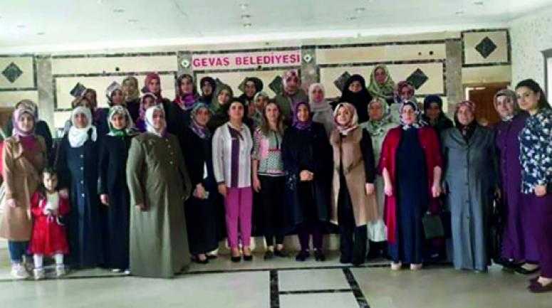 AK PARTİLİ KADINLARDAN İLÇELERE ÇIKARMA