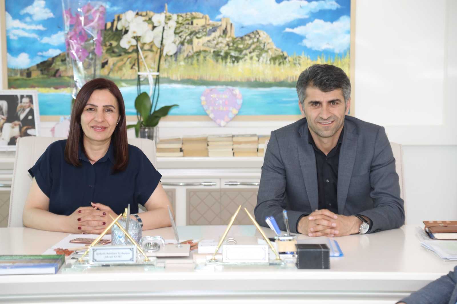 İpekyolu Belediye Eşbaşkanları'ndan Ramazan bayramı mesajı