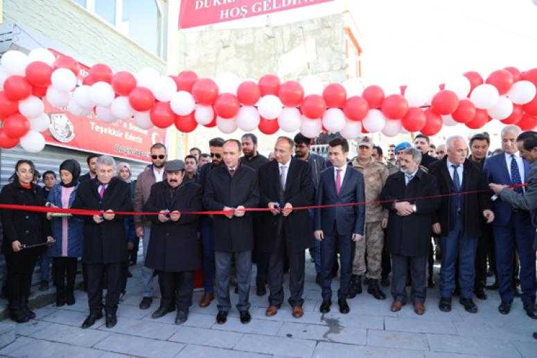 Başkale’de 22 iş yeri ve park hizmete açıldı