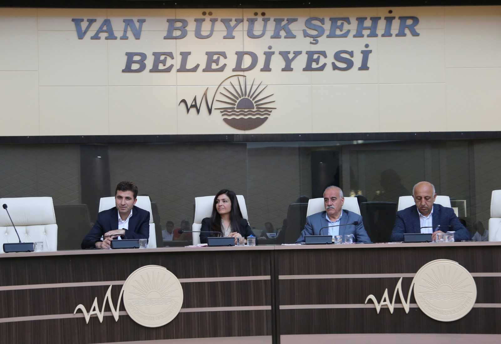 EŞBAŞKANLARIMIZ STRATEJİK PLAN HAZIRLIĞI KAPSAMINDA DAİRE BAŞKANLARINI DİNLEDİ