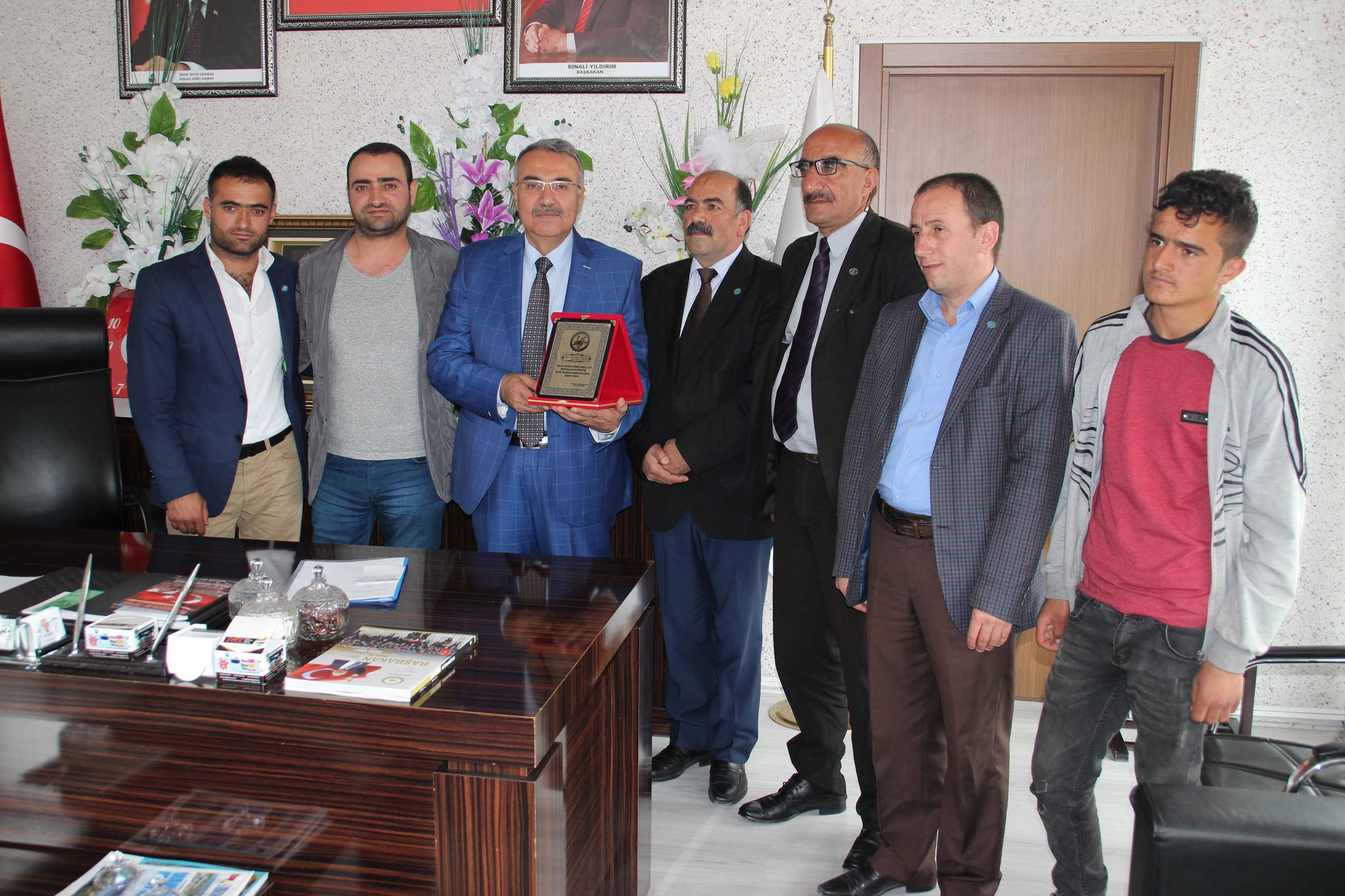 VESİM YAVİÇ UMUT KAPISI OLDU ONLARA ONLAR İSE ENGEL TANIMIYOR...