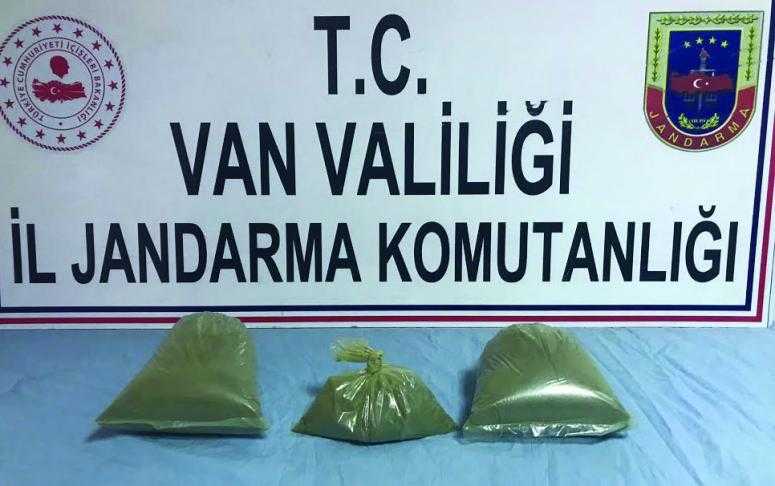 Şüpheli şahsın üzerinden esrar ele geçirildi