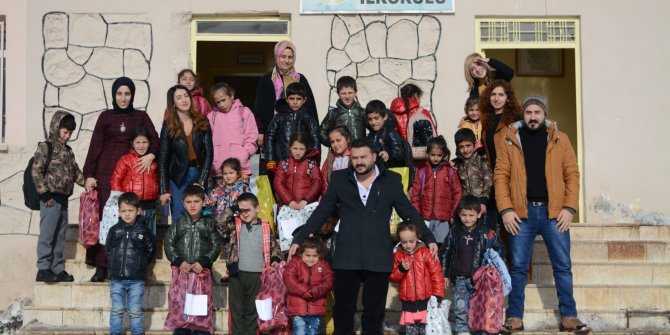Van'da ihtiyaç sahiplerinin yüzünü güldürüyorlar