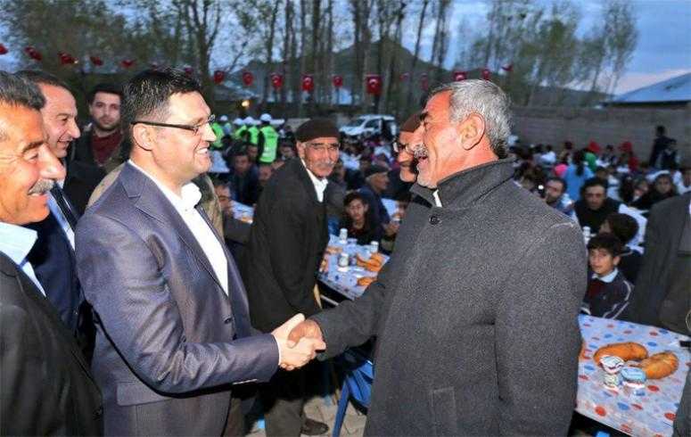 Gürpınar Belediyesi, vatandaşları ‘Kardeşlik Sofrası’nda ağırladı