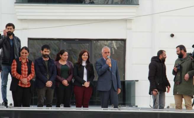 Büyükşehir Eş Başkanları : Tüm Van halkının belediyesi olacağız