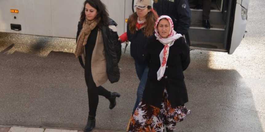 HDP ve DBP Van İl Eş Başkanları ve Barış Anneleri gözaltına alındı