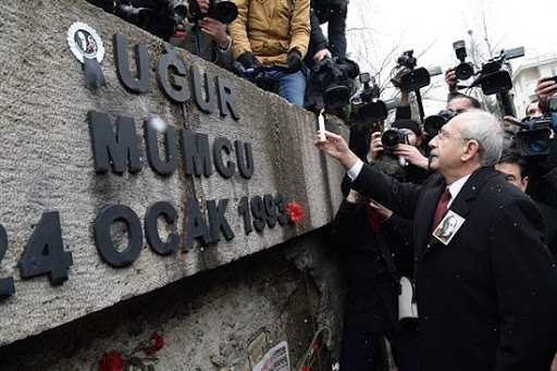 Uğur Mumcu katledilişinin 28. yılında anıldı: Asıl failler hâlâ karanlıkta