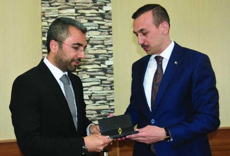 Ak Parti'li İsmail Say mazbatayı aldı