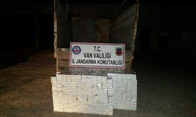 Jandarmanın dikkati kaçakçılara fırsat vermedi