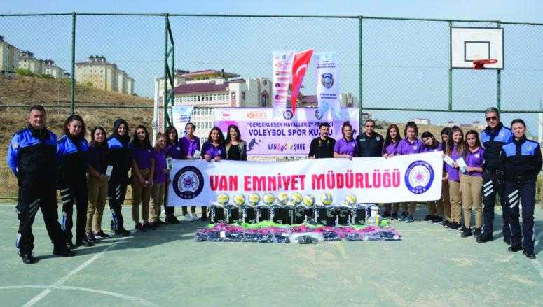 Van Polisi’nden eğitime destek...