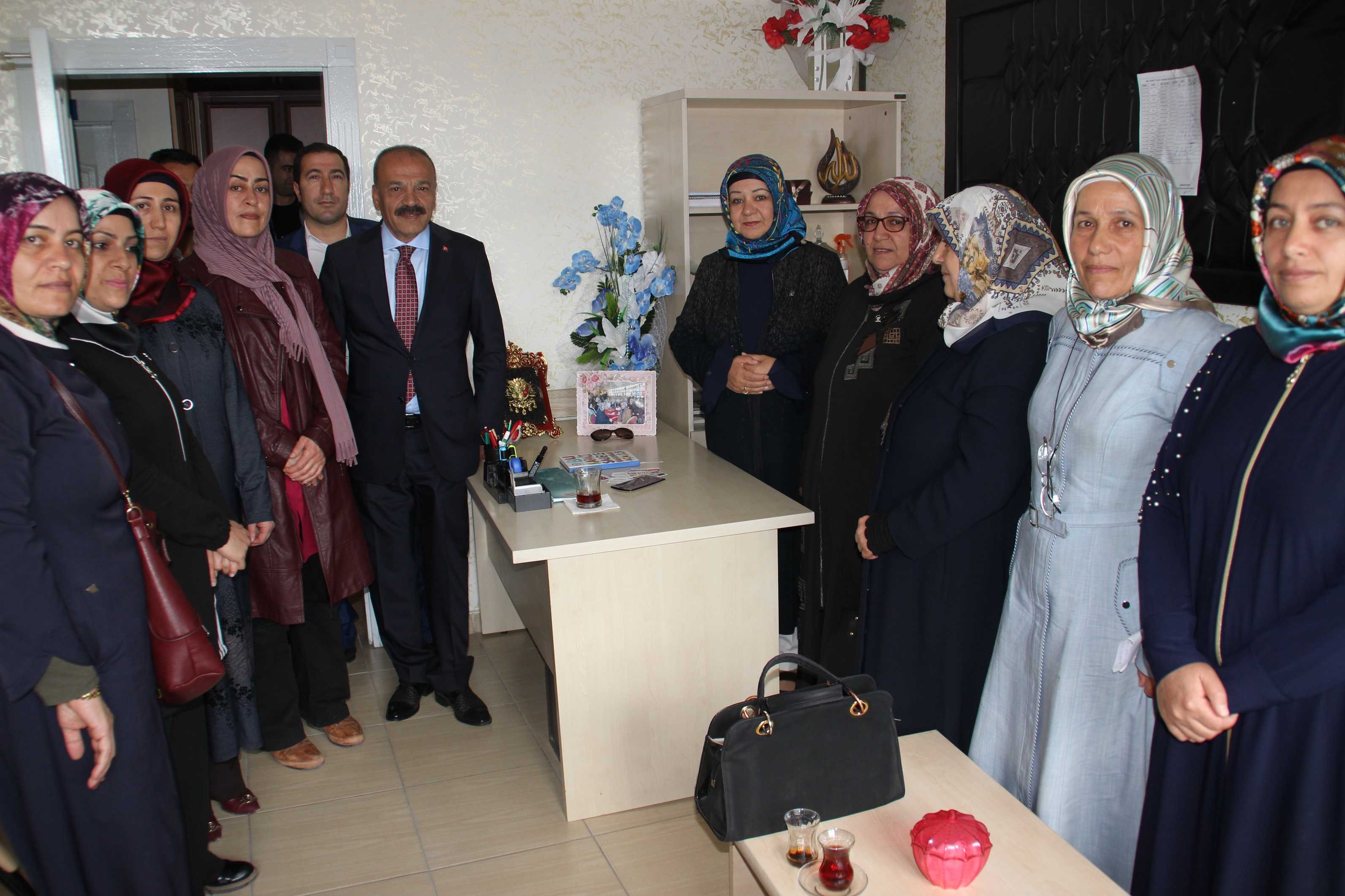 Van Ak Parti Milletvekili A. Adayı Şaban Kahraman İlçe Ziyaretlerine başladı...