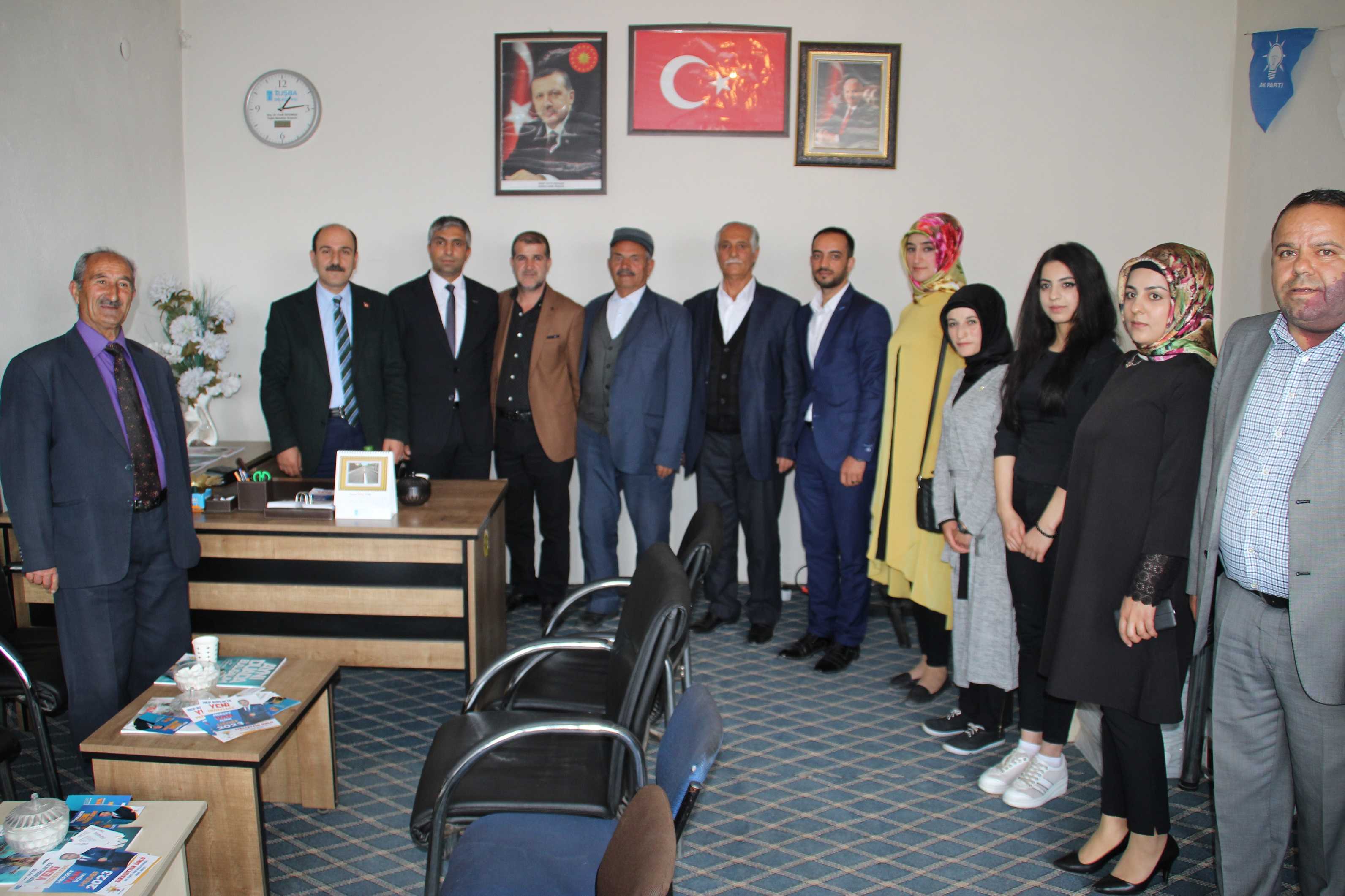 Ak Parti Aday Adayı Ünlü' Konuştu Herkes Büyük Bir Hayranlıkla Dinledi.