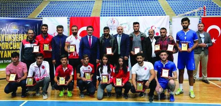 Büyükşehir'den spor kulüplerine destek...