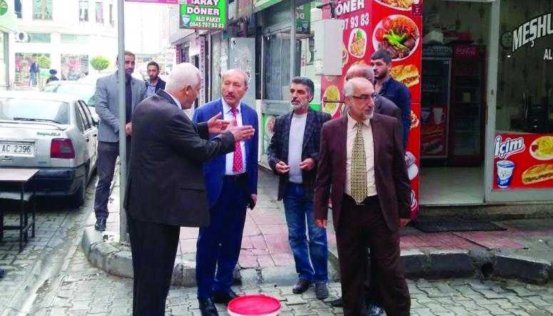 Kent merkezindeki taksi durakları bir bir yenileniyor