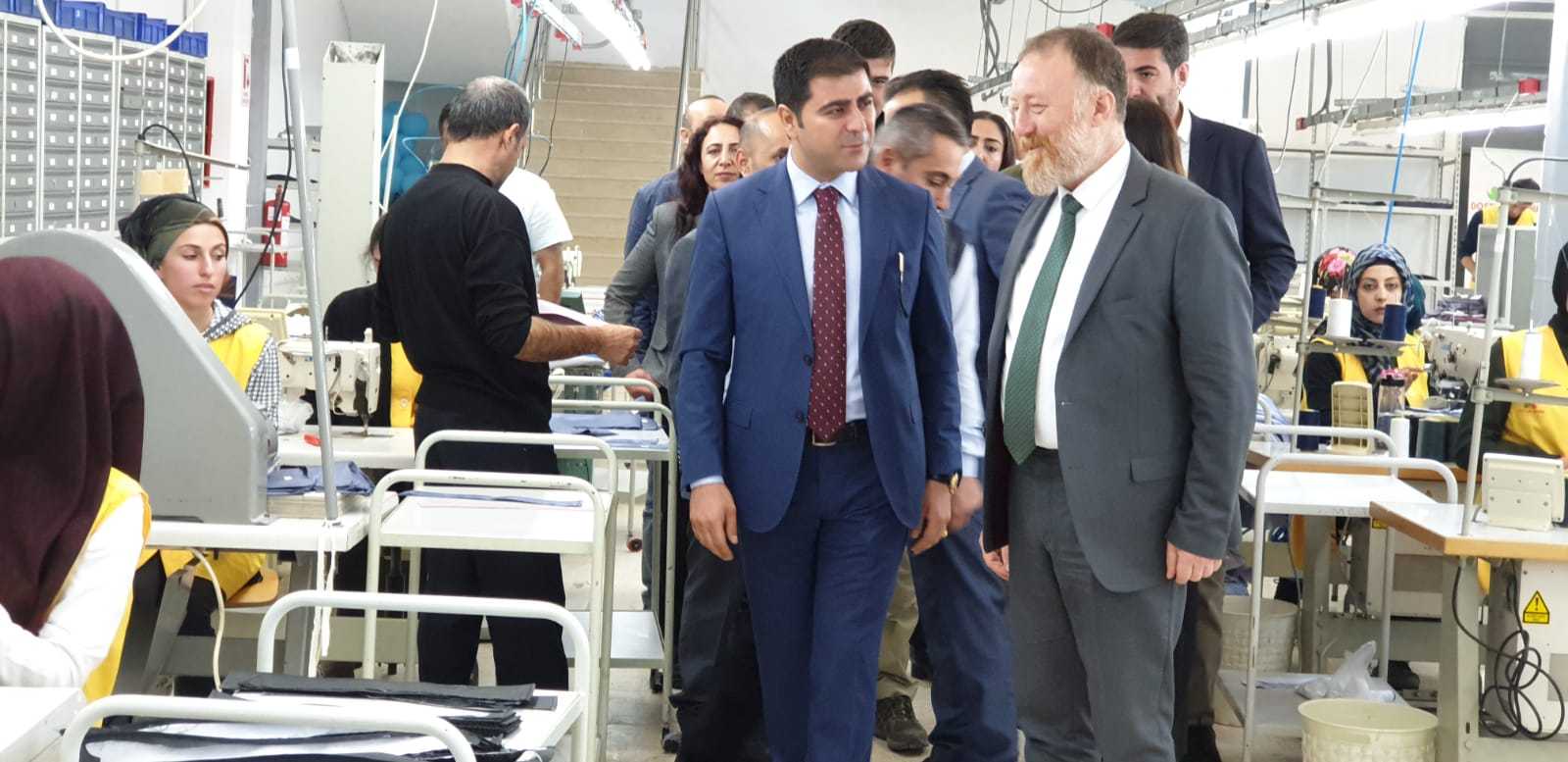 HDP Eş Genel Başkanı Tmelli ve beraberindeki heyetle Tekstilcileri ziyaret etti.