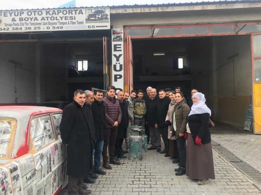 HDP, Tuşba'de esnafı ziyaret etti