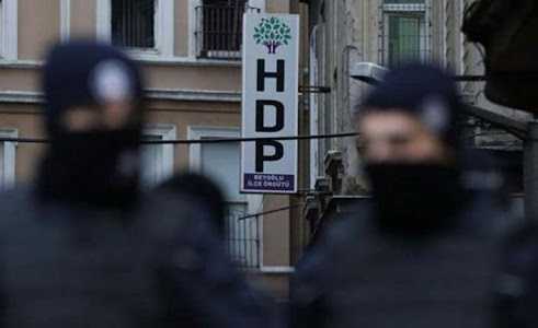 HDP’nin Toplantısına Polis Baskını: Eş Başkanı’nın Da Olduğu 40 Kişi Gözaltına Alındı