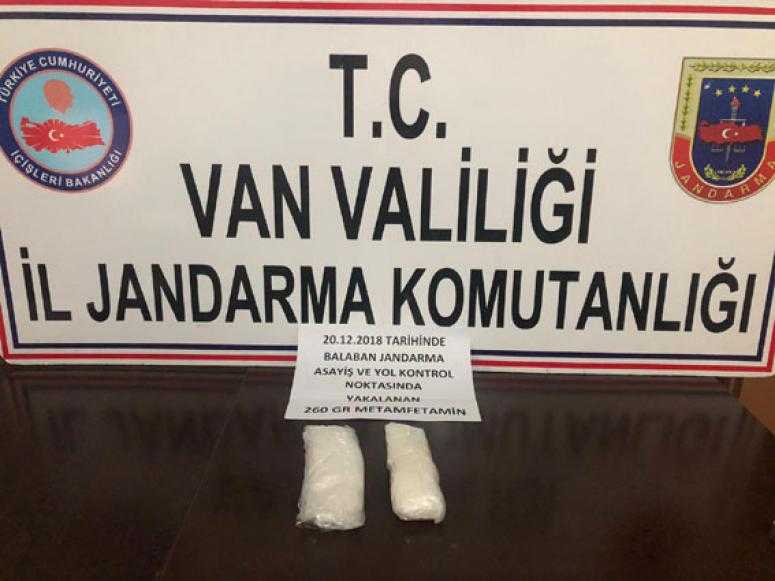 Gevaş’ta 2.5 kilo metamfetamin ele geçirildi