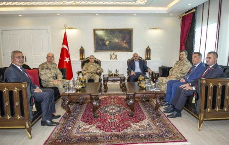 Orgeneral Çetin’den, Vali Zorluoğlu’na ziyaret…