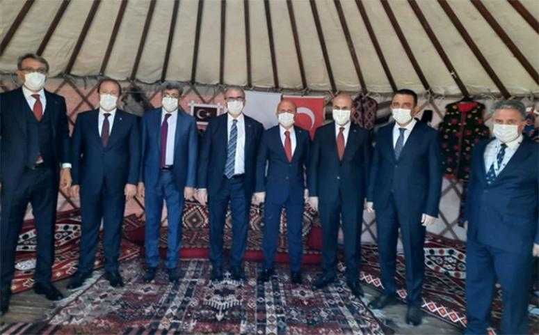 Eski ve Yeni Van Valisi bir arada...