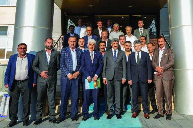 Vali Bilmez, Tapuları hak sahiplerine dağıttı