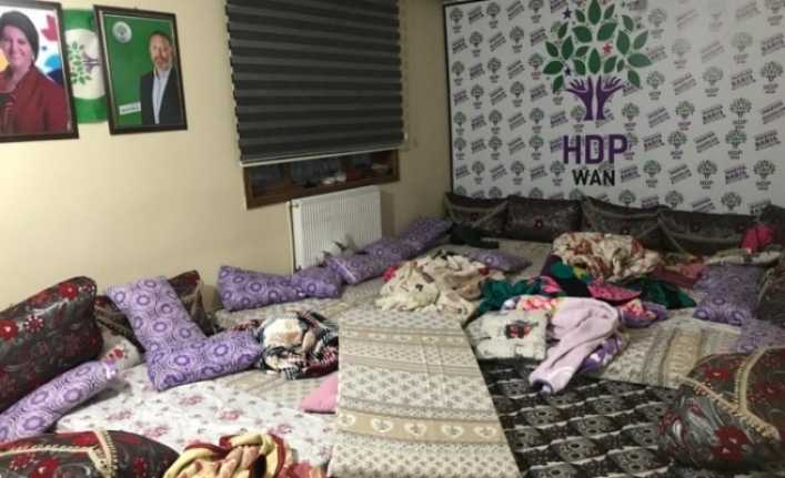 Van'da 14 açlık grevi eylemcisi serbest bırakıldı