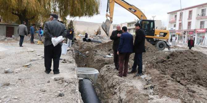 Çayırlı; Hizmete devam... Gürpınar’da içme suyu hatları yenileniyor
