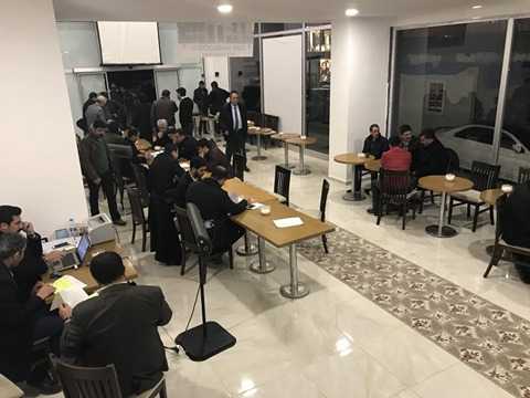 SAAT: 21:45 HERKES EVİNDE TV KARŞISINDA KEYİF SÜRERKEN ZAHİR KANDAŞOĞLU ÇALIŞIYOR...