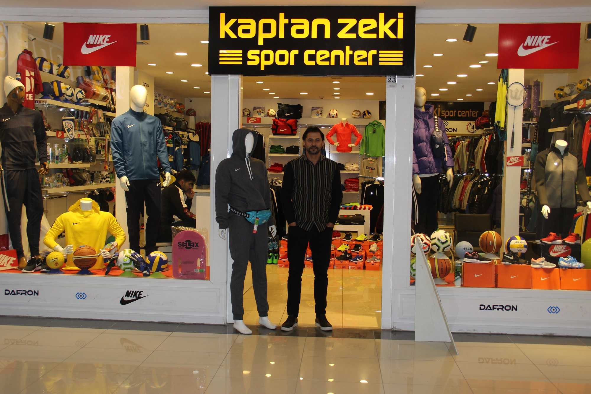 Kaptan Zeki Spor Center Van'da Hizmette...